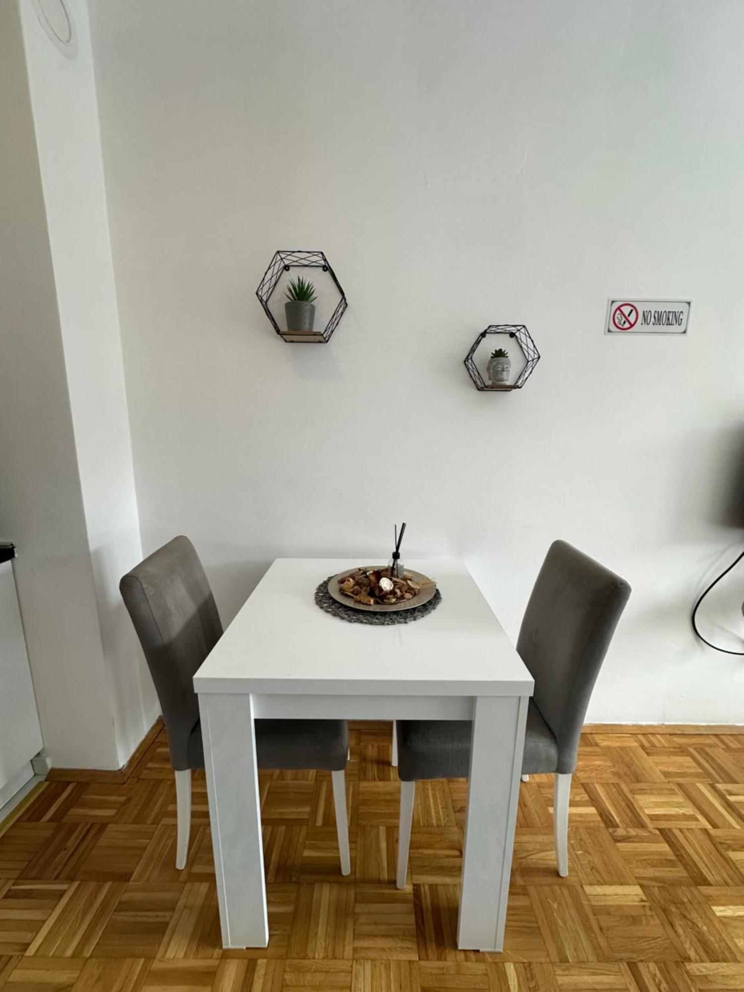Apartment Guri Приштина Экстерьер фото